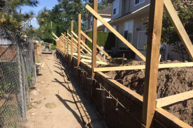 retaining-wall-and-cedar-fence-4