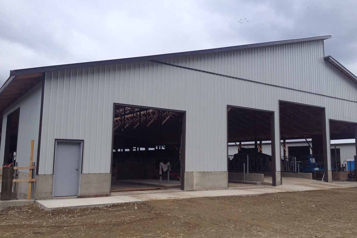 Mr. Build new barn construction